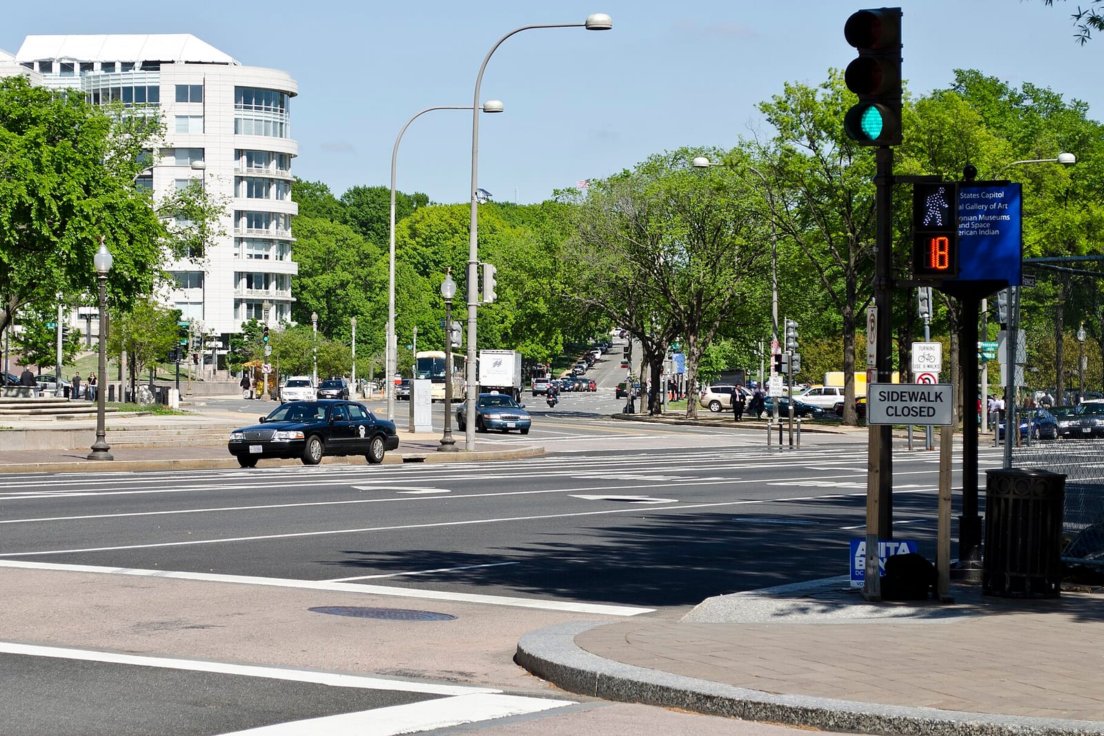 A traffic light at an intersection in Washington DC